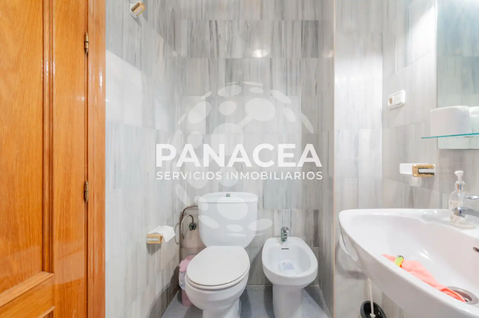 Bathroom of Houses for sale in Roquetas de Mar  with Air Conditioner, Terrace and Furnished