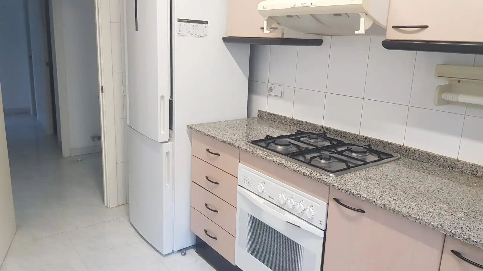 Cocina de Piso en venta en Girona con Calefacción, Terraza y Horno