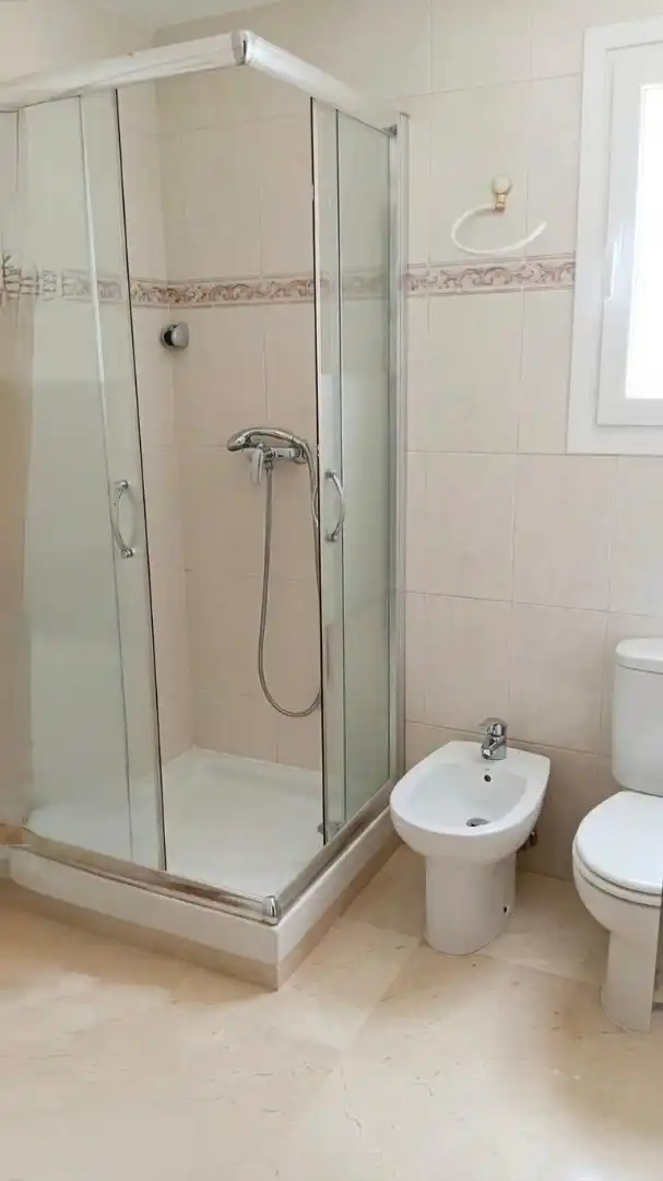 Badezimmer von Wohnung zur Miete in Quart de Poblet mit Klimaanlage, Möbliert und Ofen