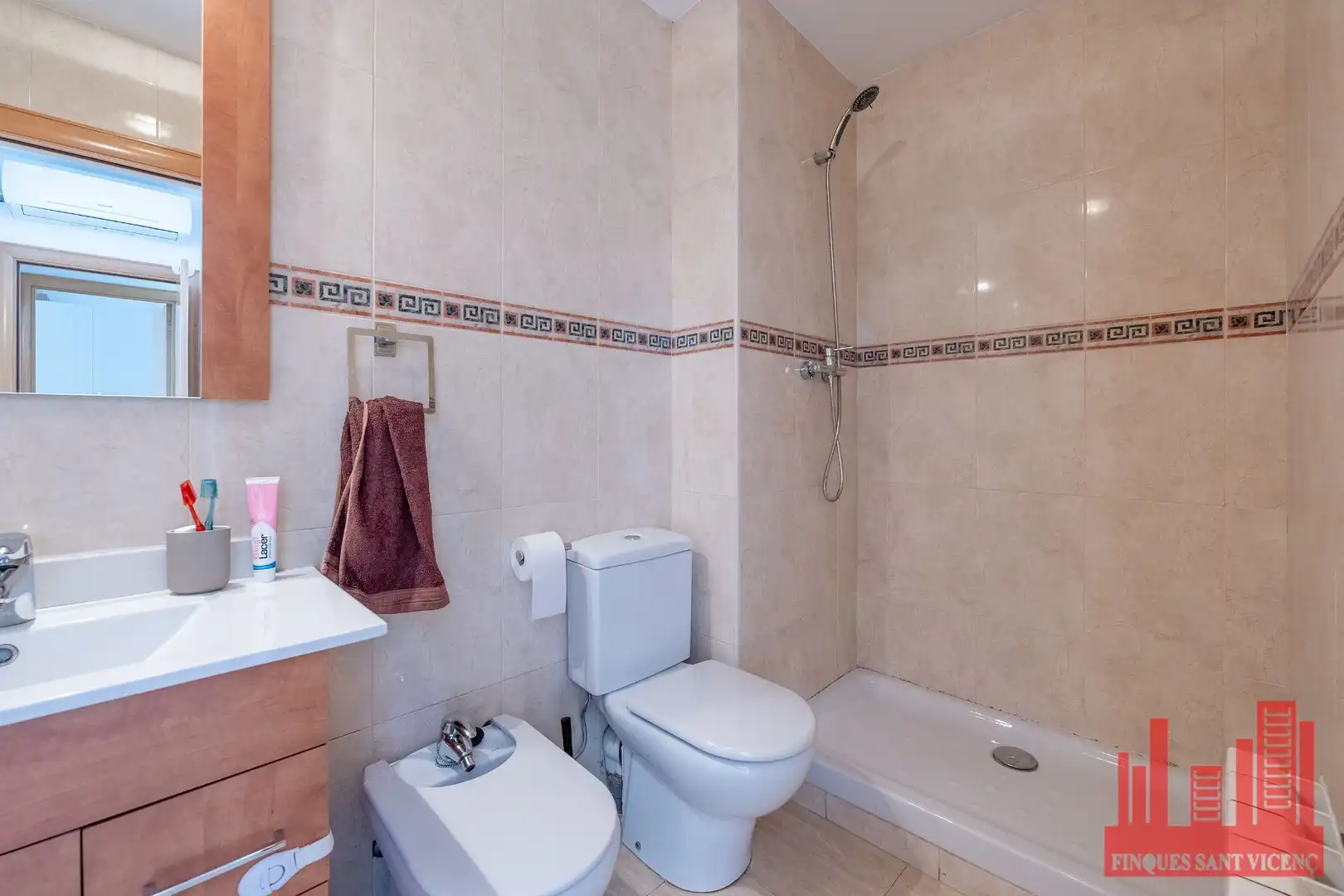Bathroom of Flat for sale in Sant Vicenç Dels Horts  with Air Conditioner and Heating