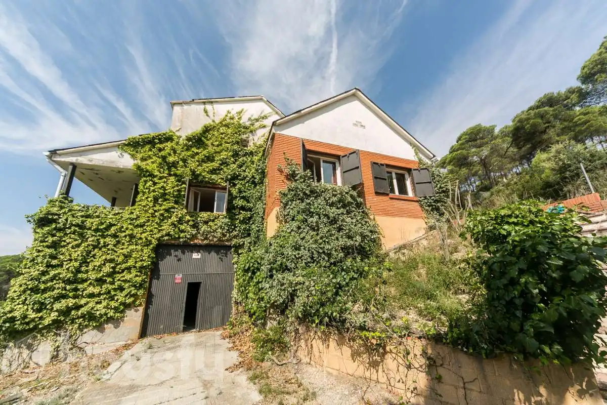 Vista exterior de Casa o xalet en venda en La Llacuna amb Calefacció, Jardí privat i Parquet