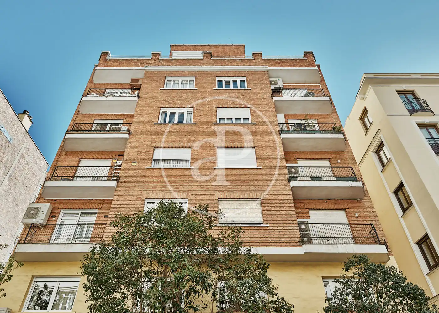 Vista exterior de Pis en venda en Madrid amb Calefacció i Moblat