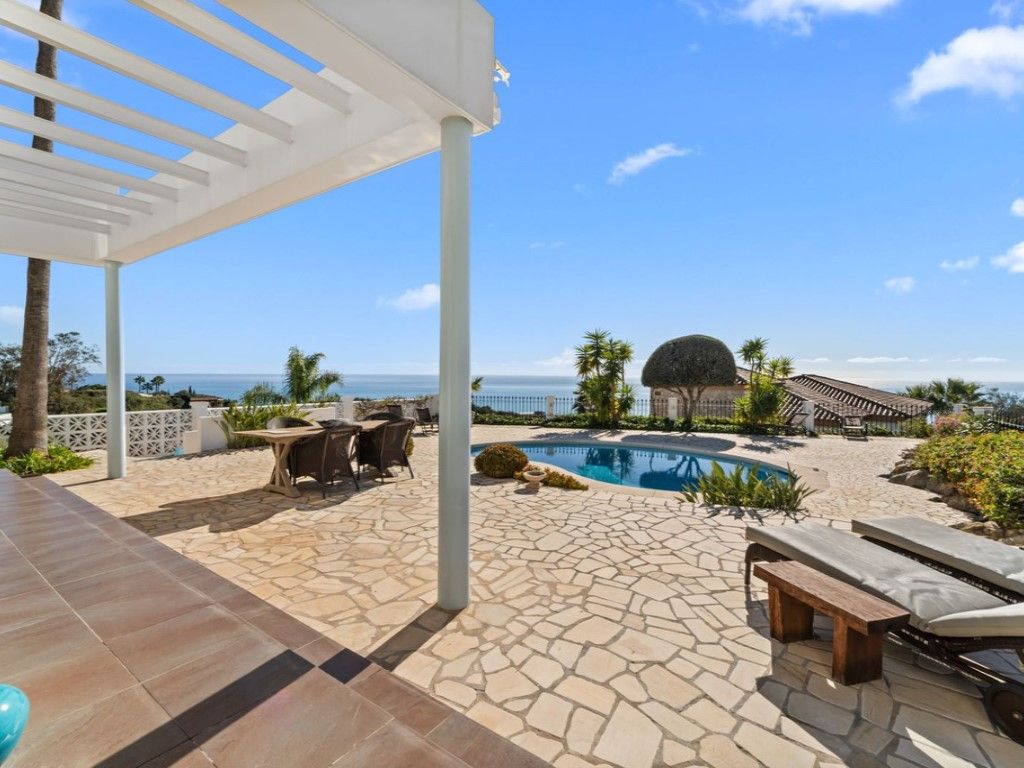 Terrace of House or chalet for sale in Benalmádena  with Air Conditioner, Heating and Private garden