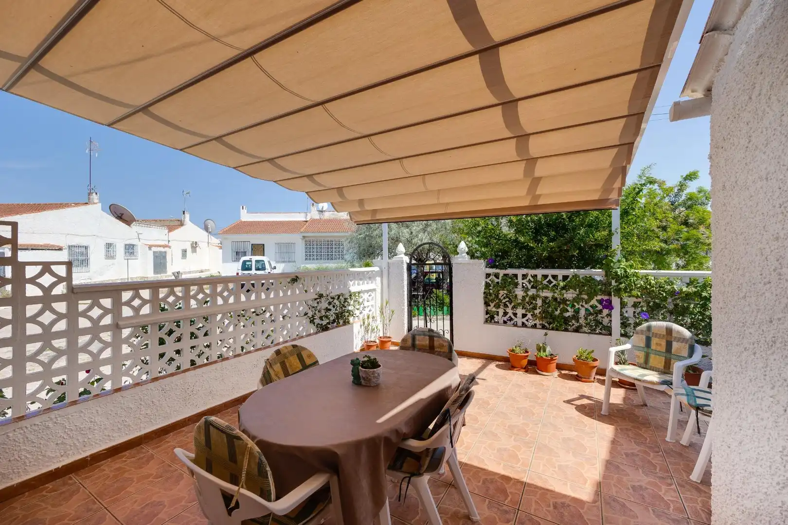 Terrassa de Casa o xalet en venda en Torrevieja amb Jardí privat, Traster i Moblat