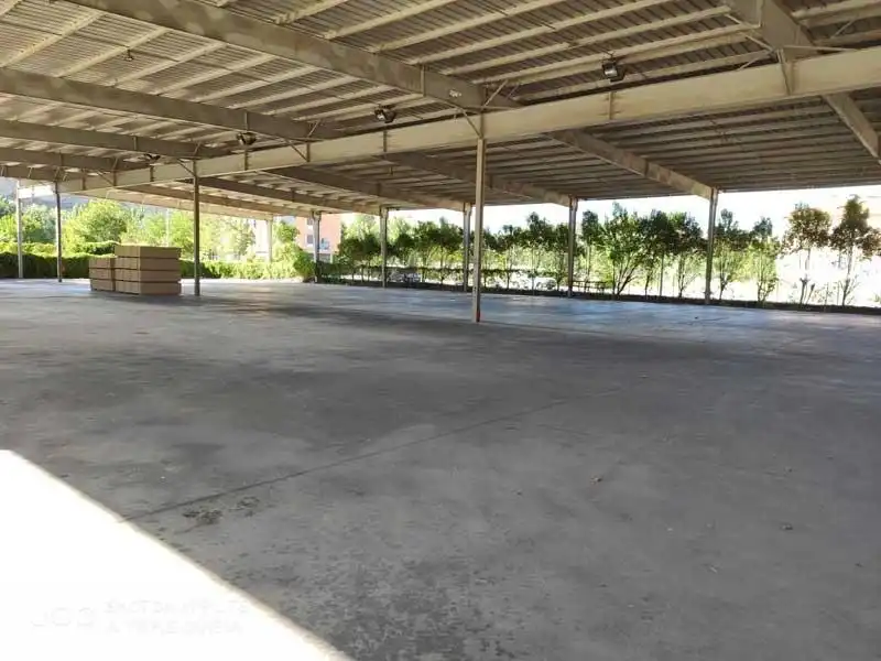 Terrasse von Fabrikhallen zur Miete in Calatayud