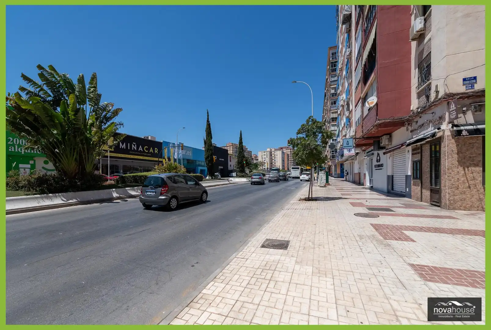 Vista exterior de Pis en venda en Málaga amb Aire condicionat