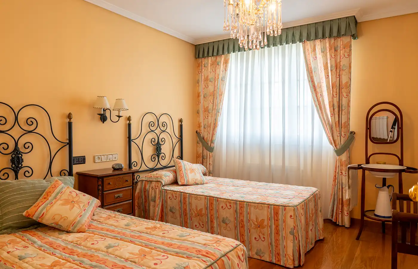 Chalet con terraza en venta en Avenida Rosalía Castro 126, imagen 27
