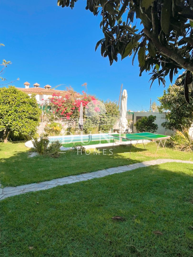Jardí de Casa o xalet en venda en Algeciras amb Jardí privat, Terrassa i Piscina