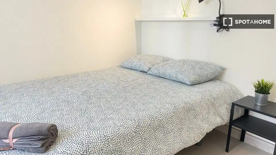 Habitación de Piso de alquiler en Madrid con Aire acondicionado, Calefacción y Amueblado