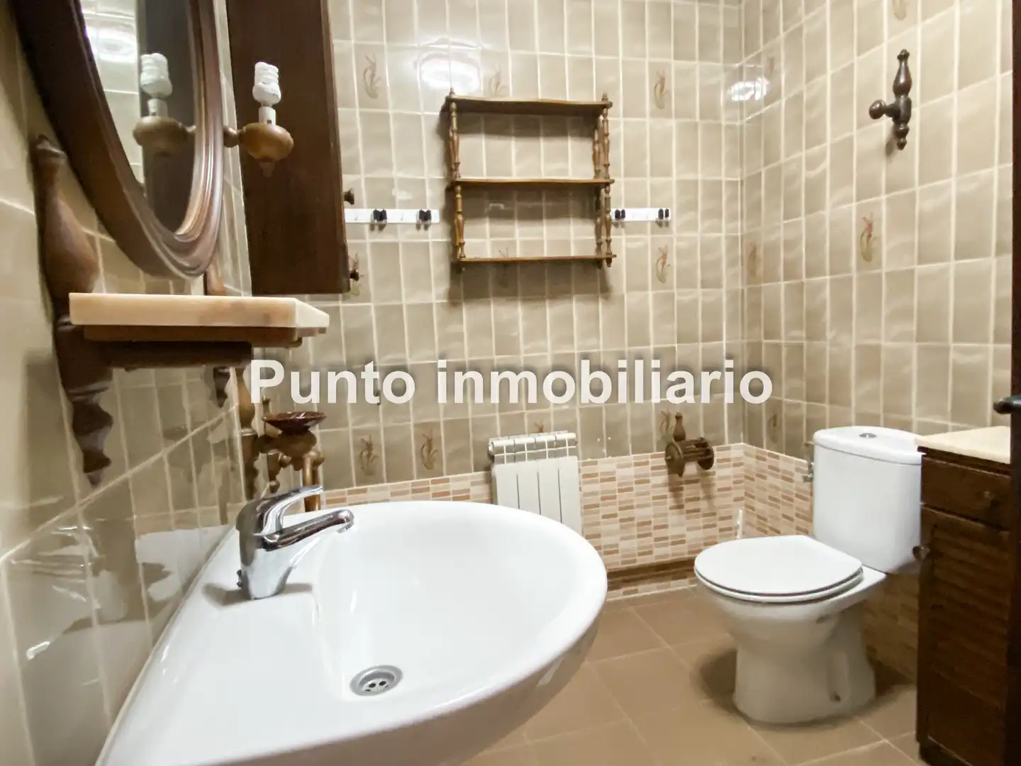 Baño de Casa adosada en venta en Tudela de Duero con Calefacción, Jardín privado y Terraza