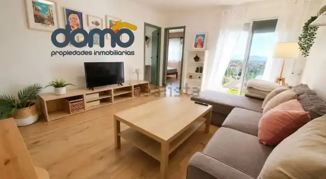 Sala de estar de Piso para compartir en Granada con Parquet, Amueblado y Lavadora