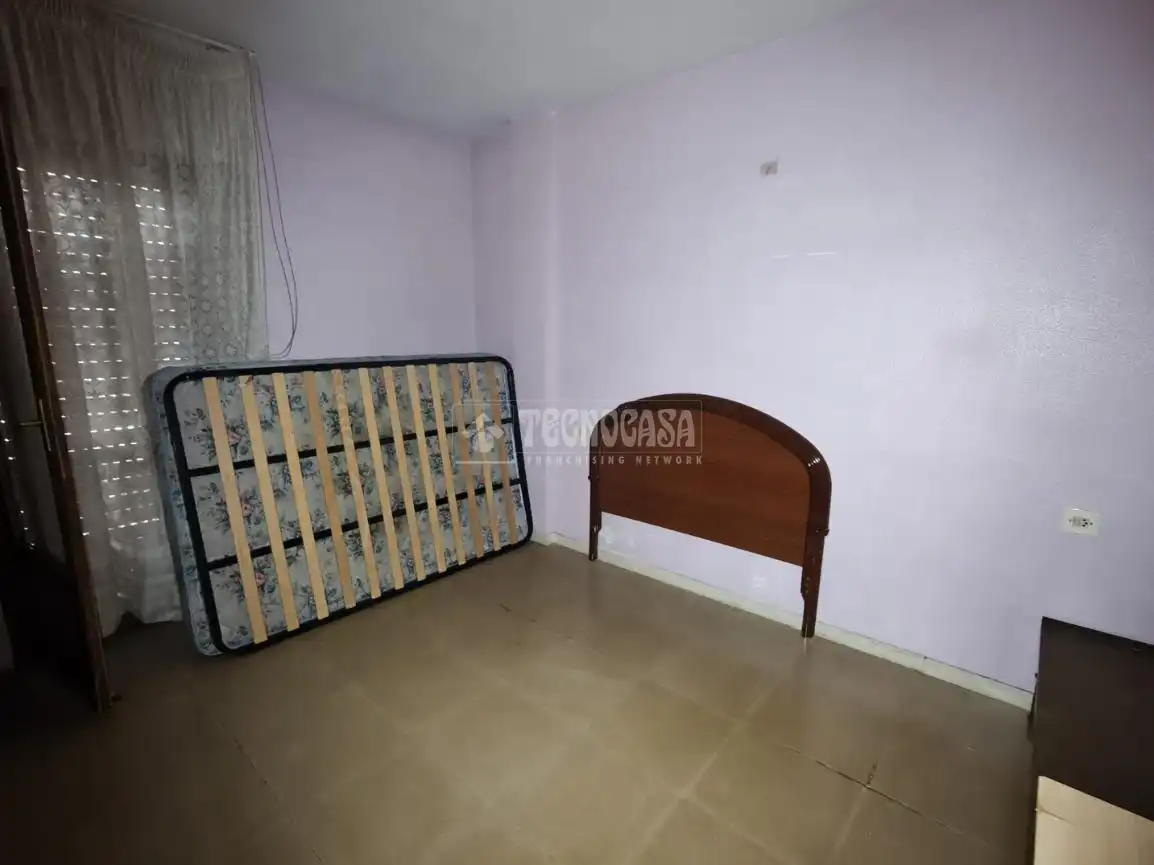 Habitación de Piso en venta en La Bañeza  con Calefacción, Terraza y Trastero