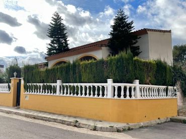 Villa avec piscine à vendre à Avenida REPUBLICA ESPAÑOLA -CALICANTO B 2 FINCA 5 UE