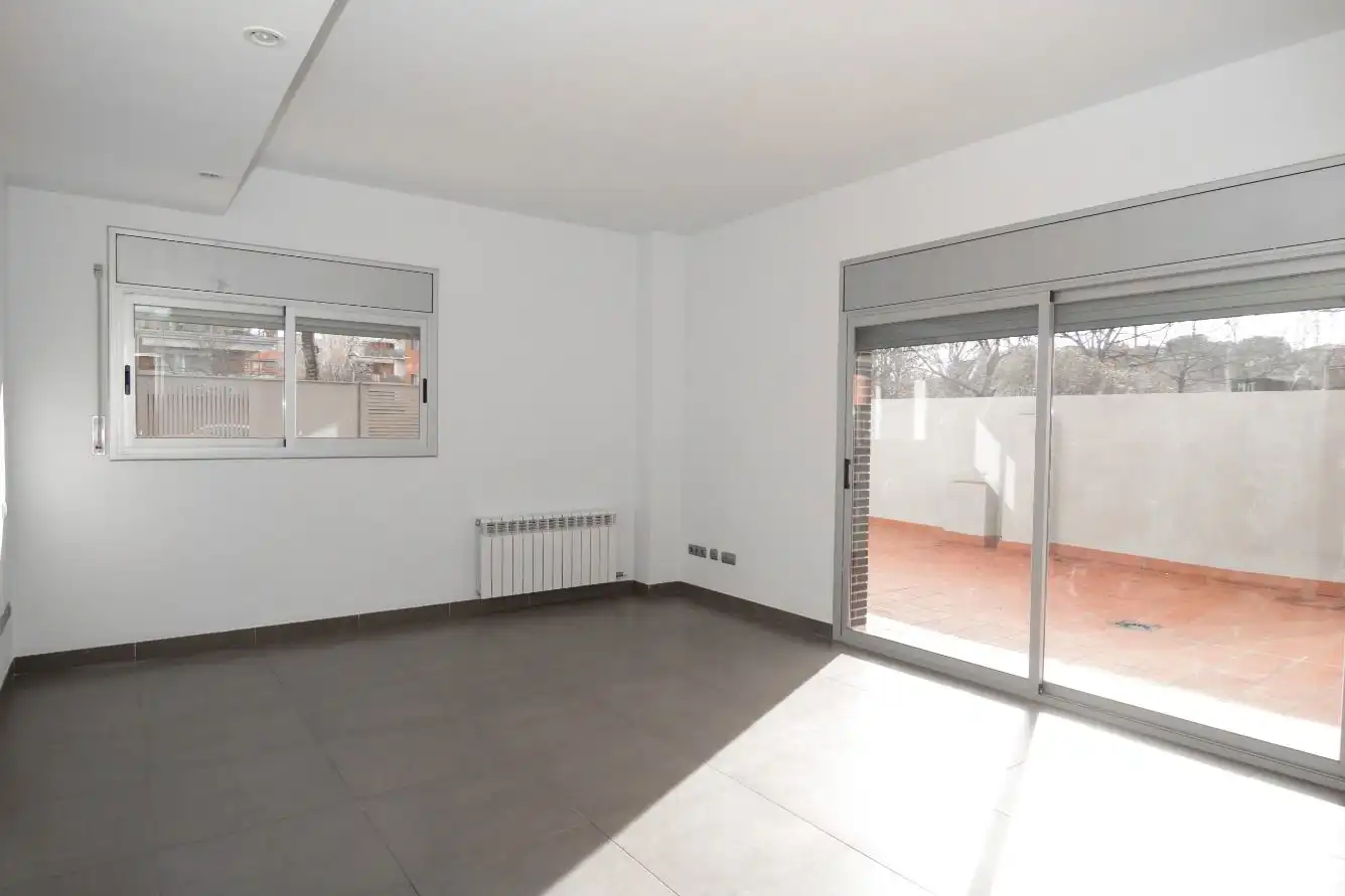 Living room of Flat for rent in Sant Cugat del Vallès  with Heating, Terrace and Storage room