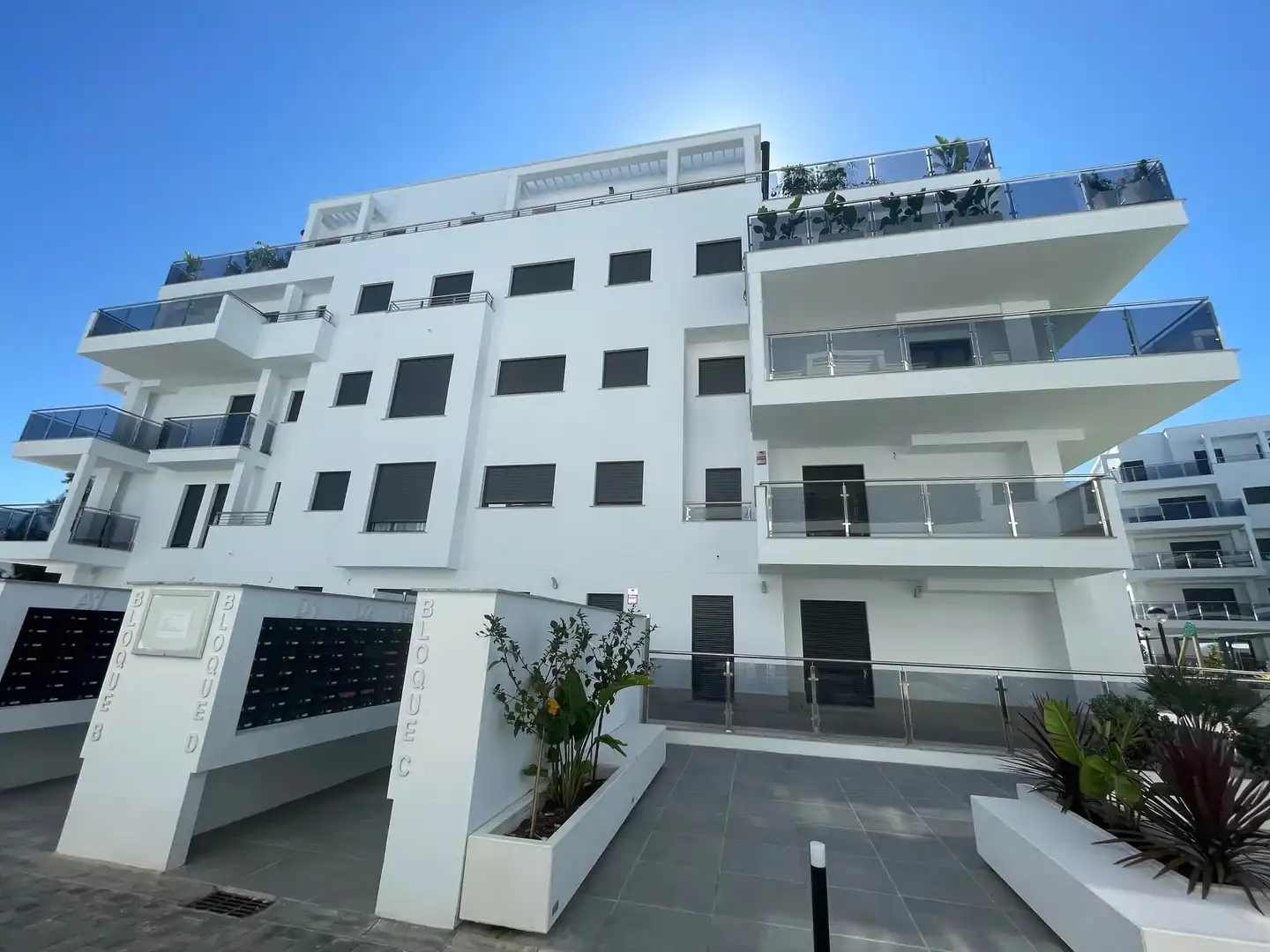 Vista exterior de Pis en venda en Motril amb Terrassa, Traster i Moblat