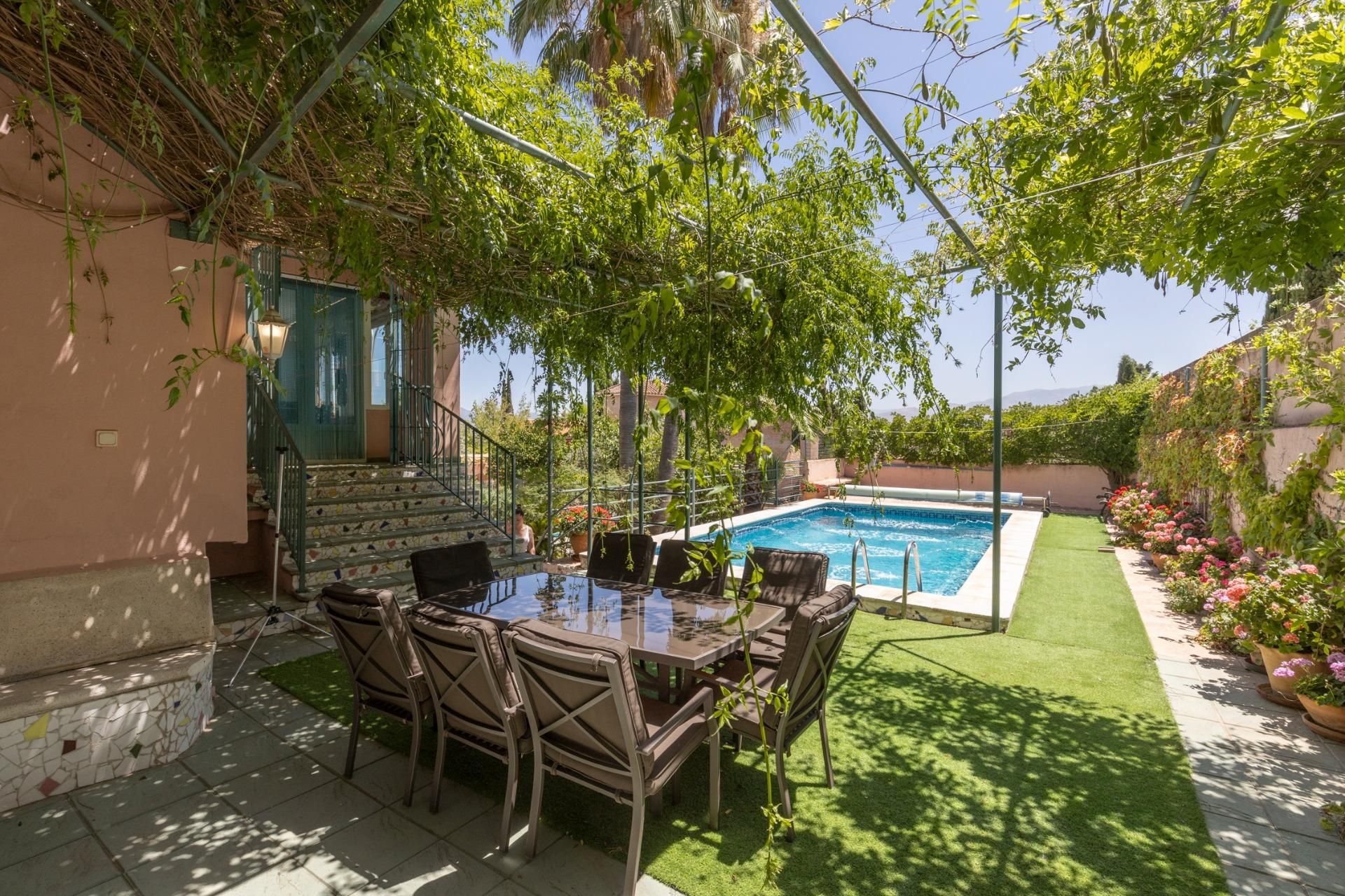 Terrassa de Casa o xalet en venda en Las Gabias amb Piscina comunitària