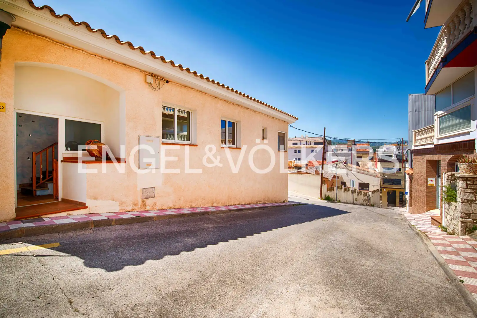 Vista exterior de Piso en venta en Llançà con Aire acondicionado y Terraza