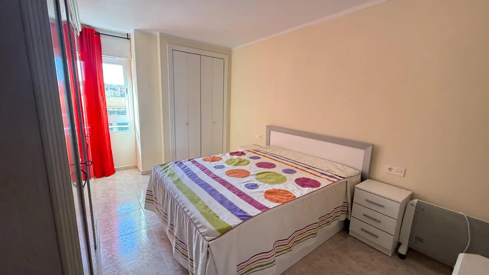 Habitación de Piso de alquiler en Águilas con Aire acondicionado, Trastero y Amueblado