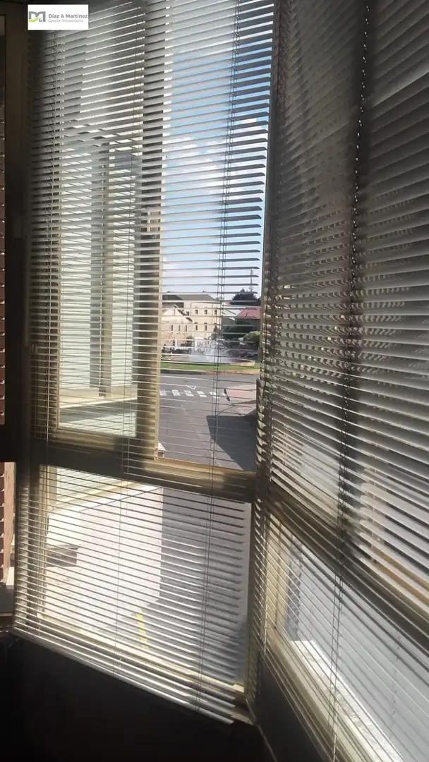 Vista exterior de Piso en venta en La Bañeza  con Calefacción y Terraza