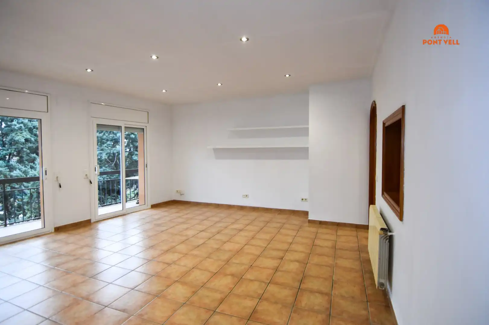 Piso en venta en La Bisbal d'Empordà con Calefacción, Terraza y Balcón
