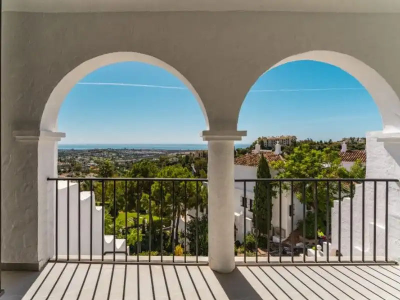 Apartamento con piscina en venta en Calle Hernán Cortés 9, imagen 6