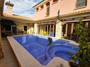 Adosado con piscina en venta en San Miguel de Salinas