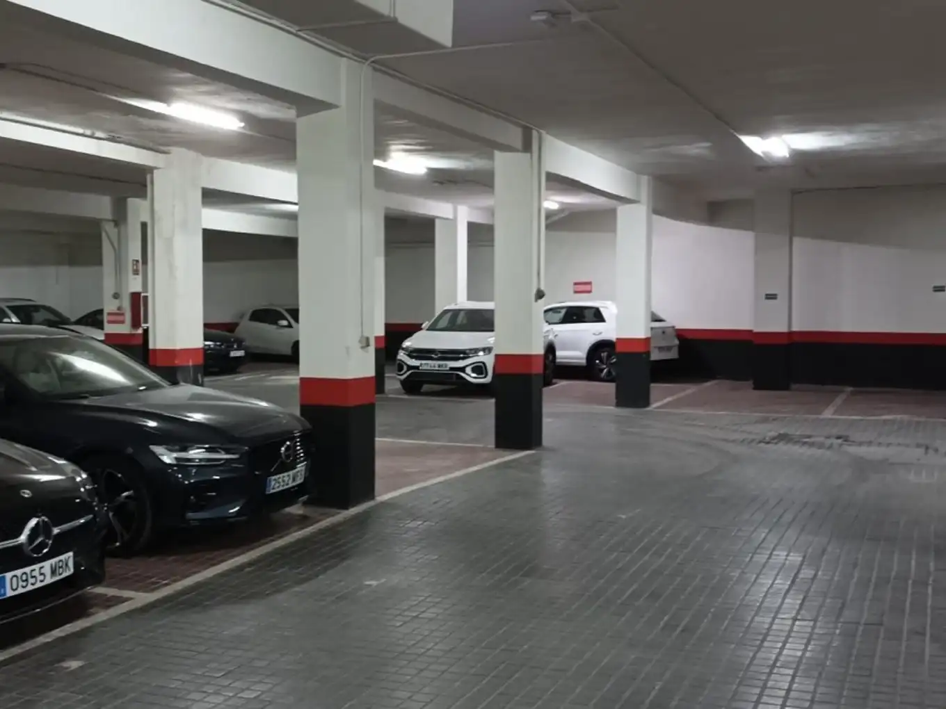 Garage zur Miete in Calle de López de Hoyos, 344, Colina