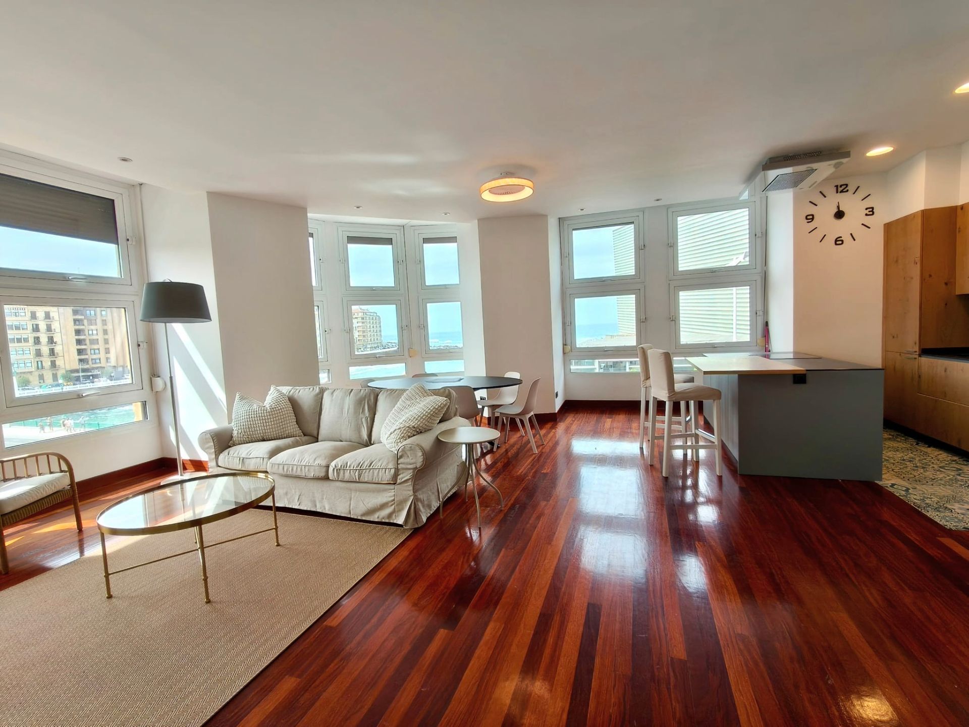 Living room of Flat to rent in Donostia - San Sebastián   with Heating, Furnished and Balcony
