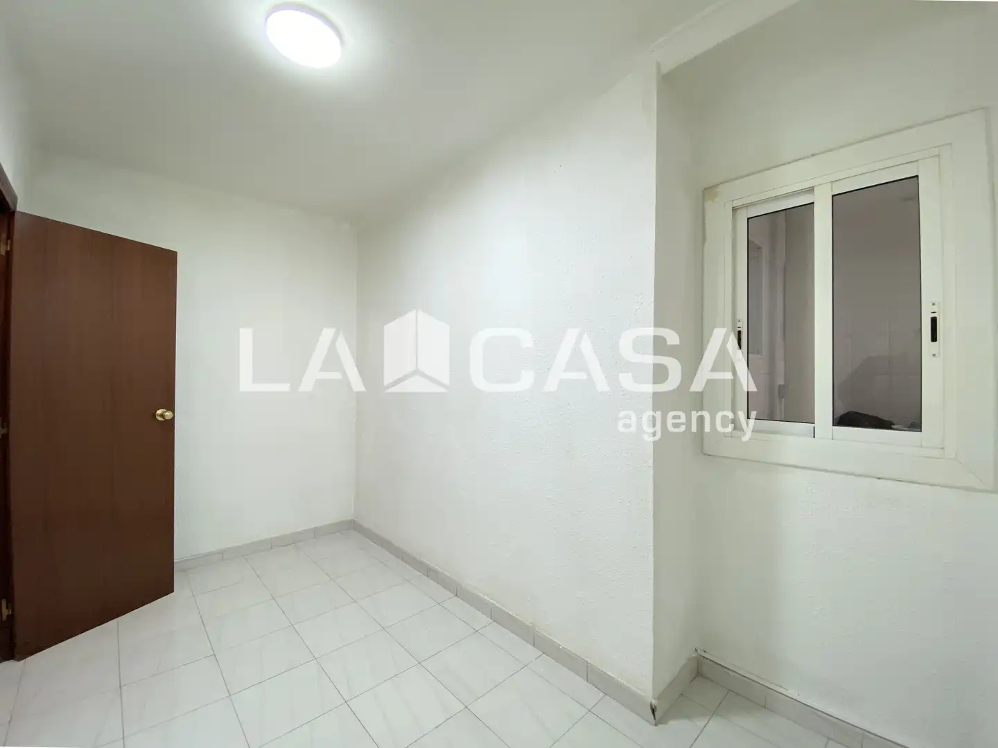 Piso en venta en Sant Adrià de Besòs con Calefacción y Balcón