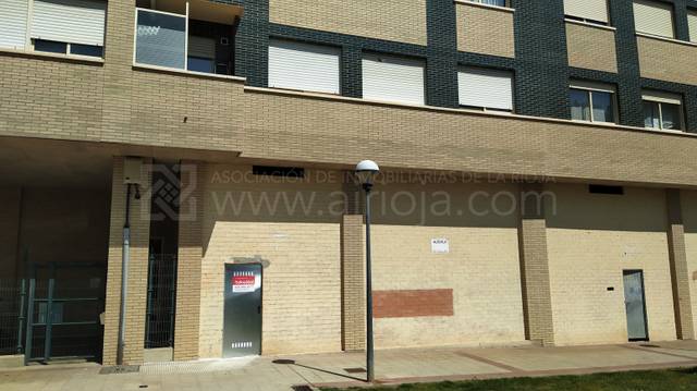 Local comercial en Alquiler en Logroño - Calle Eibar en Portillejo - Valdegastea