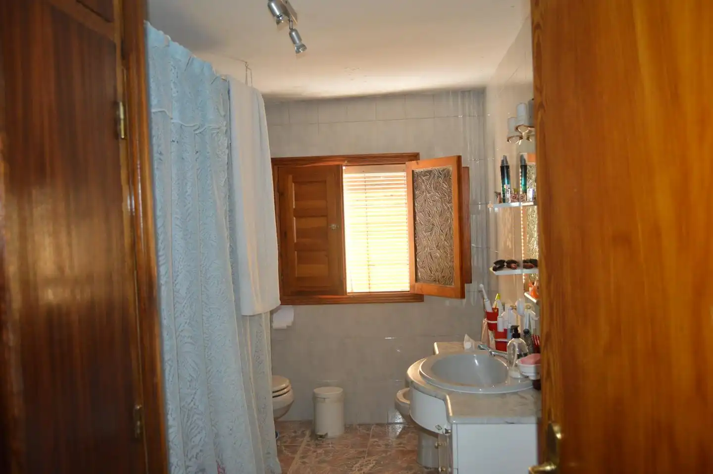 Bathroom of Houses for sale in Huete  with Furnished