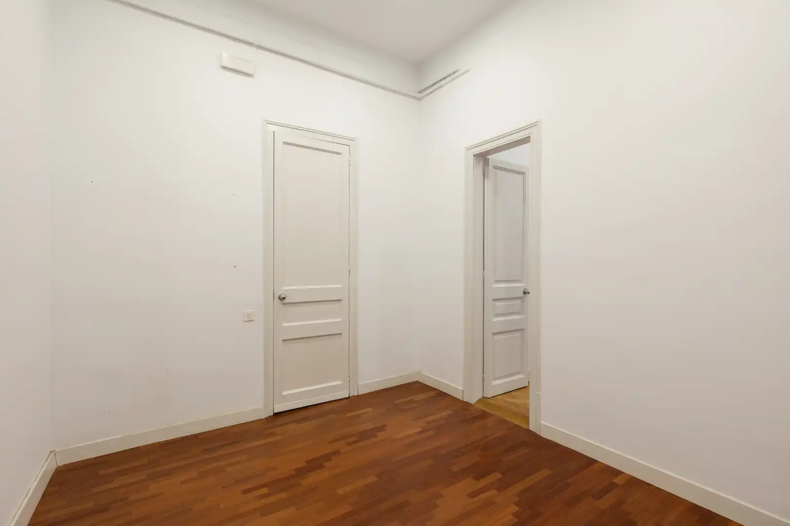 Wohnung zum Verkauf in Barcelona mit Klimaanlage, Heizung und Parkett