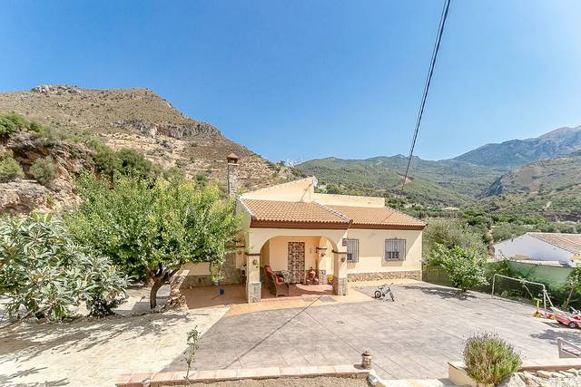 Casa-chalet en Venta en Urb Las Huertas en Alcaucín