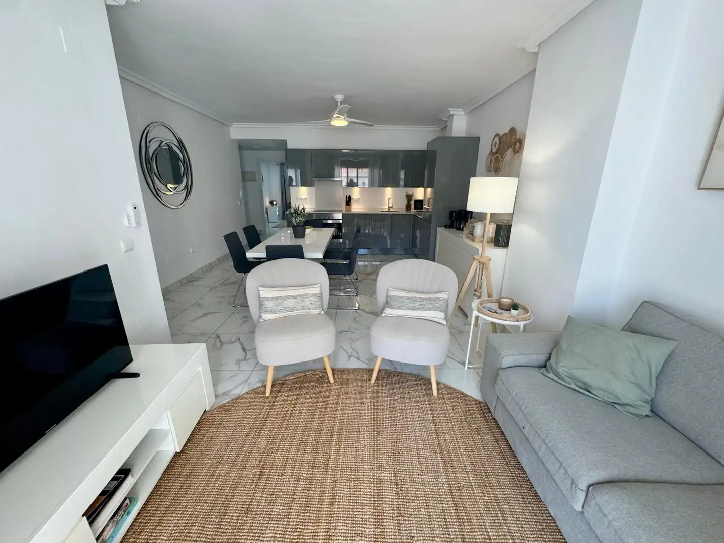 Sala de estar de Apartamento en venta en Marbella con Aire acondicionado, Terraza y Piscina