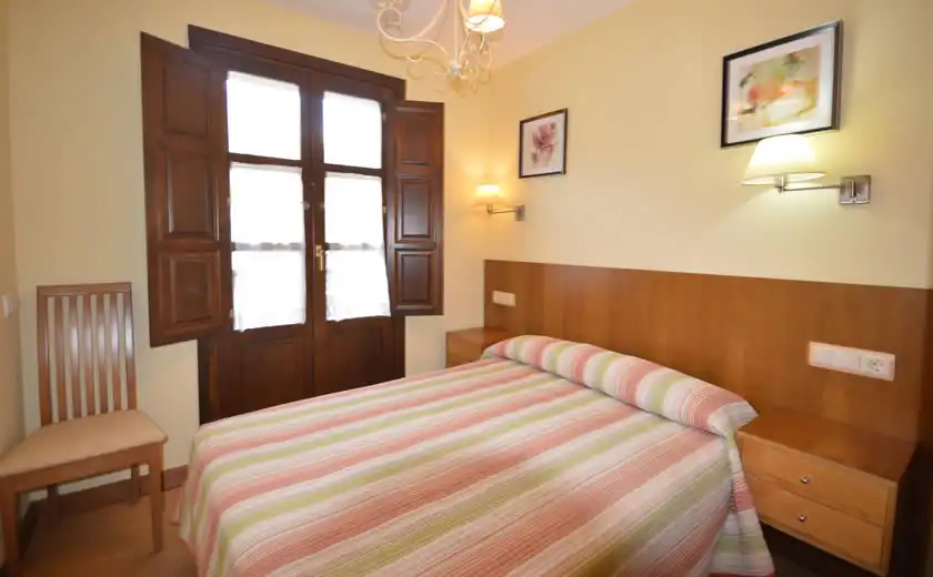 Habitación de Apartamento de alquiler en Llanes con Calefacción, Terraza y Amueblado