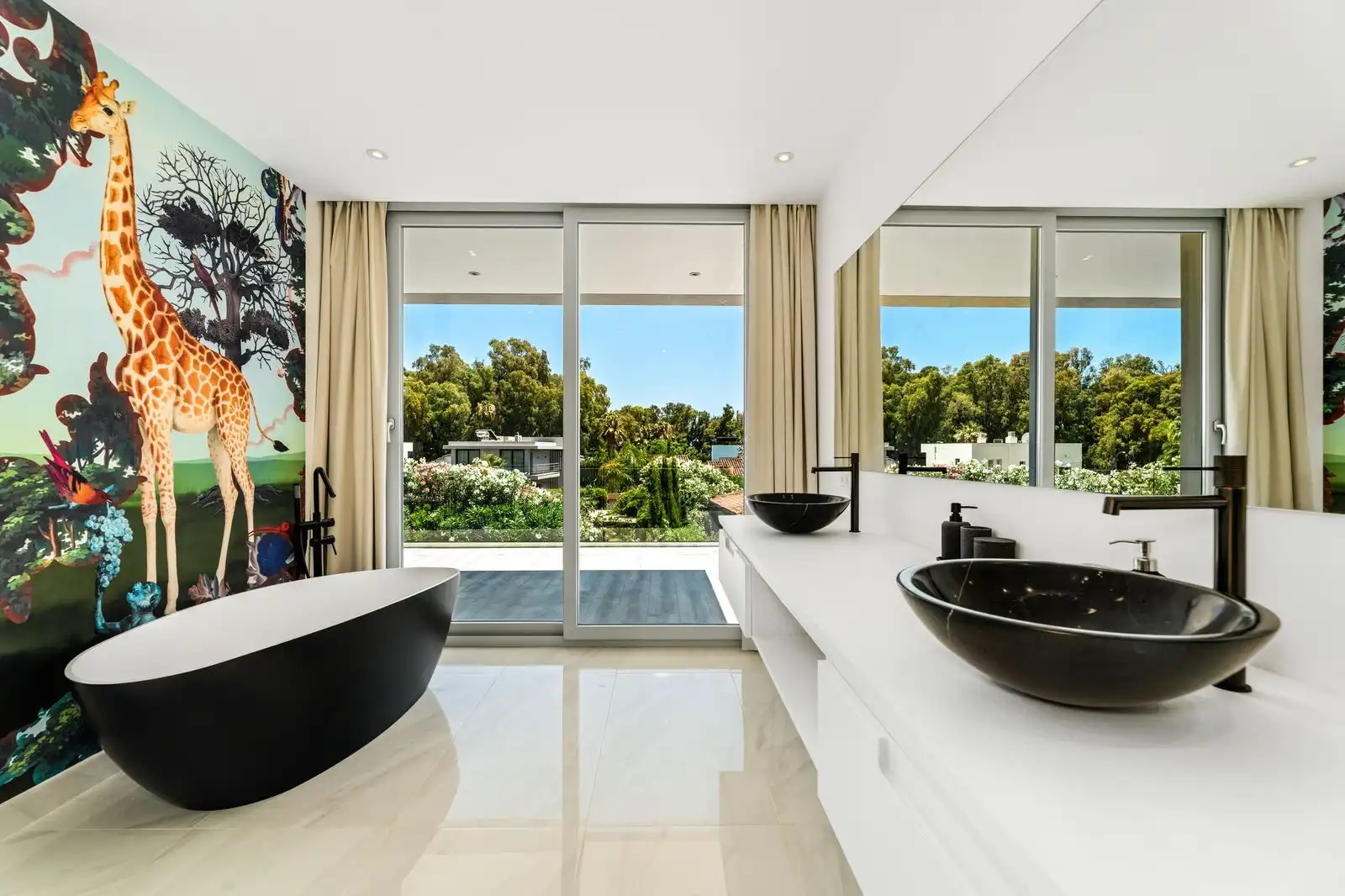 Chalet con piscina en venta en Avenida Marqués del Duero 82, imagen 16