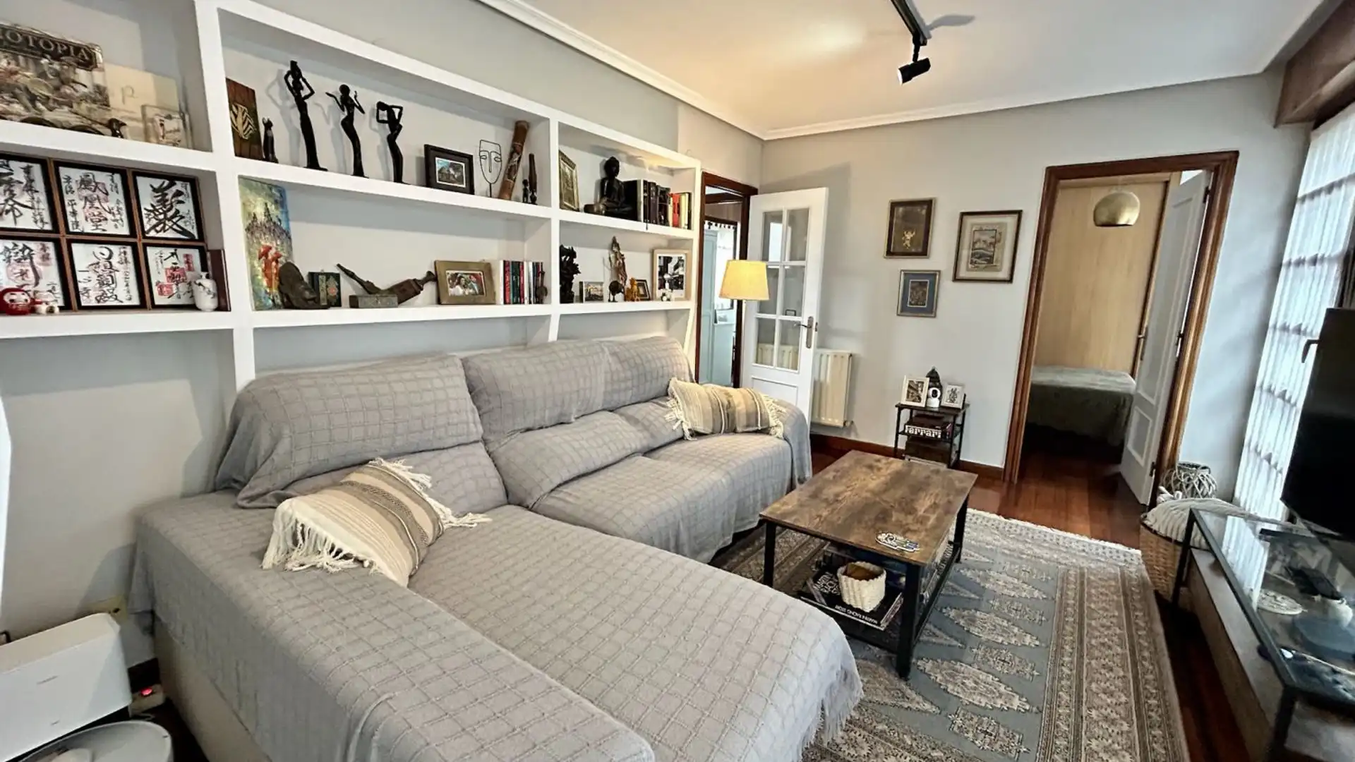 Sala de estar de Piso en venta en Colindres con Calefacción, Trastero y Amueblado