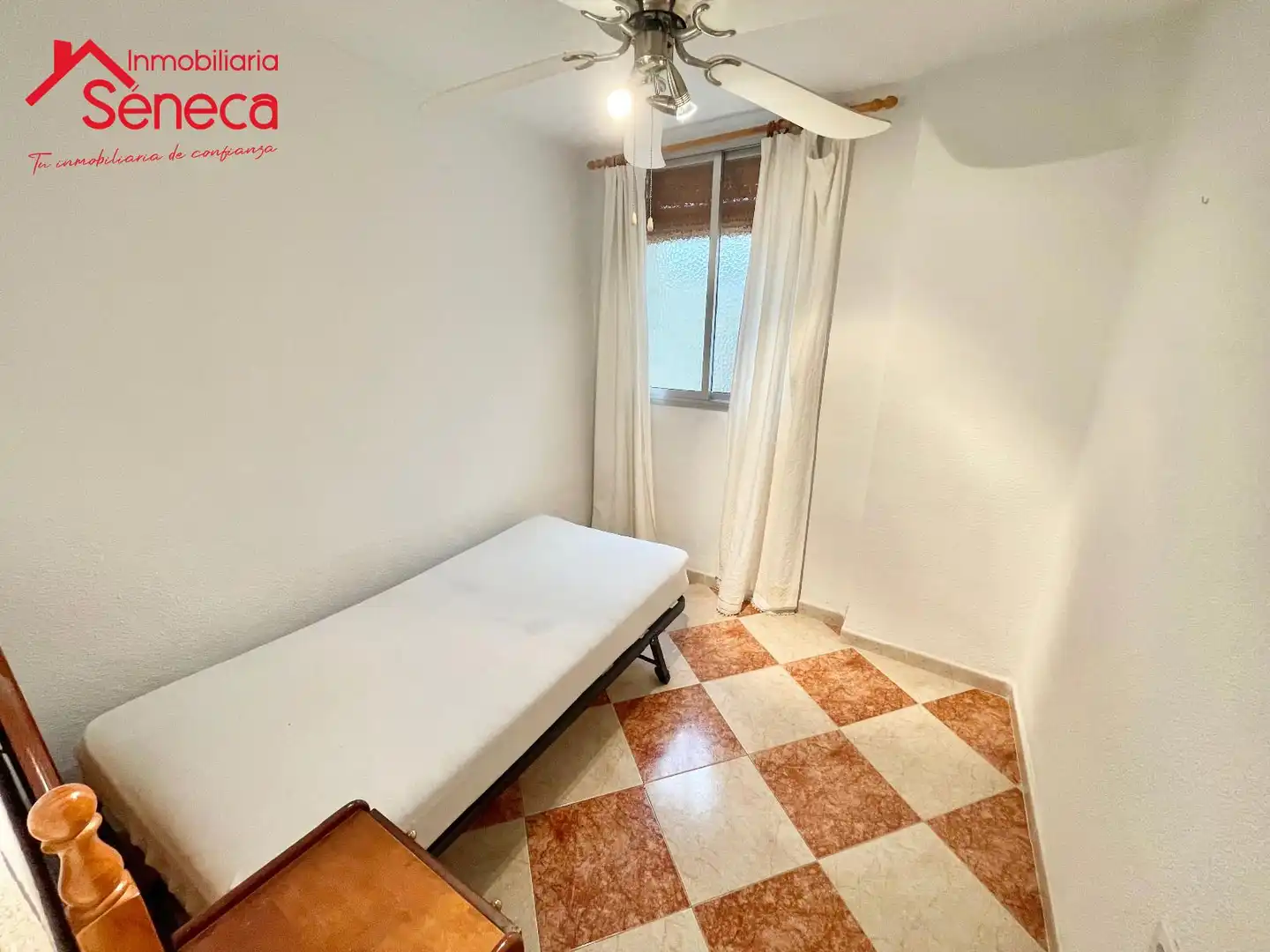 Schlafzimmer von Wohnung zum Verkauf in Córdoba mit Klimaanlage, Heizung und Terrasse