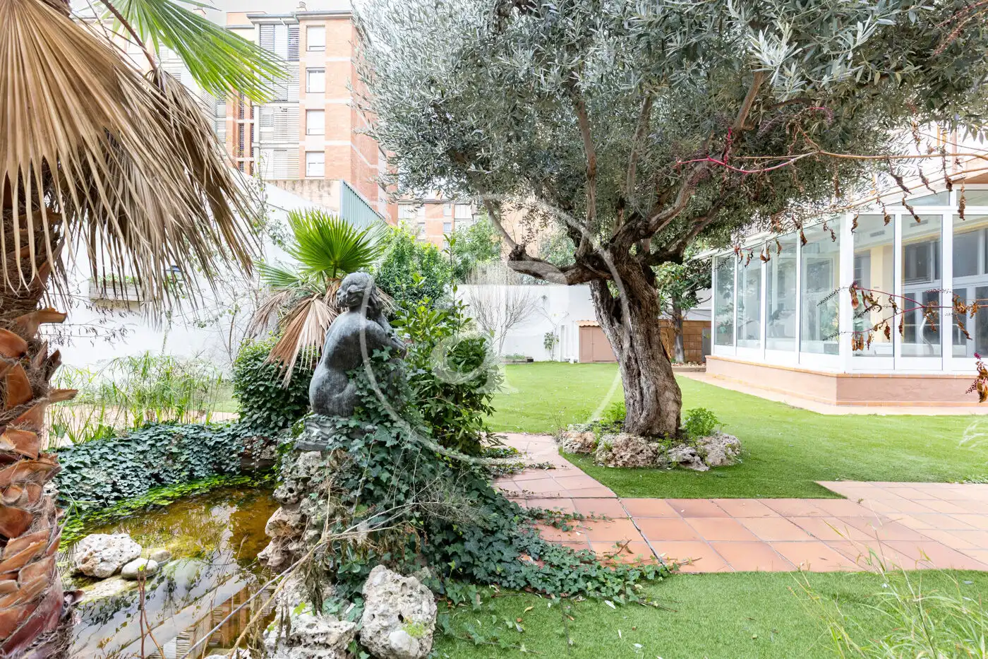 Jardí de Casa adosada en venda en Sabadell amb Aire condicionat, Calefacció i Jardí privat