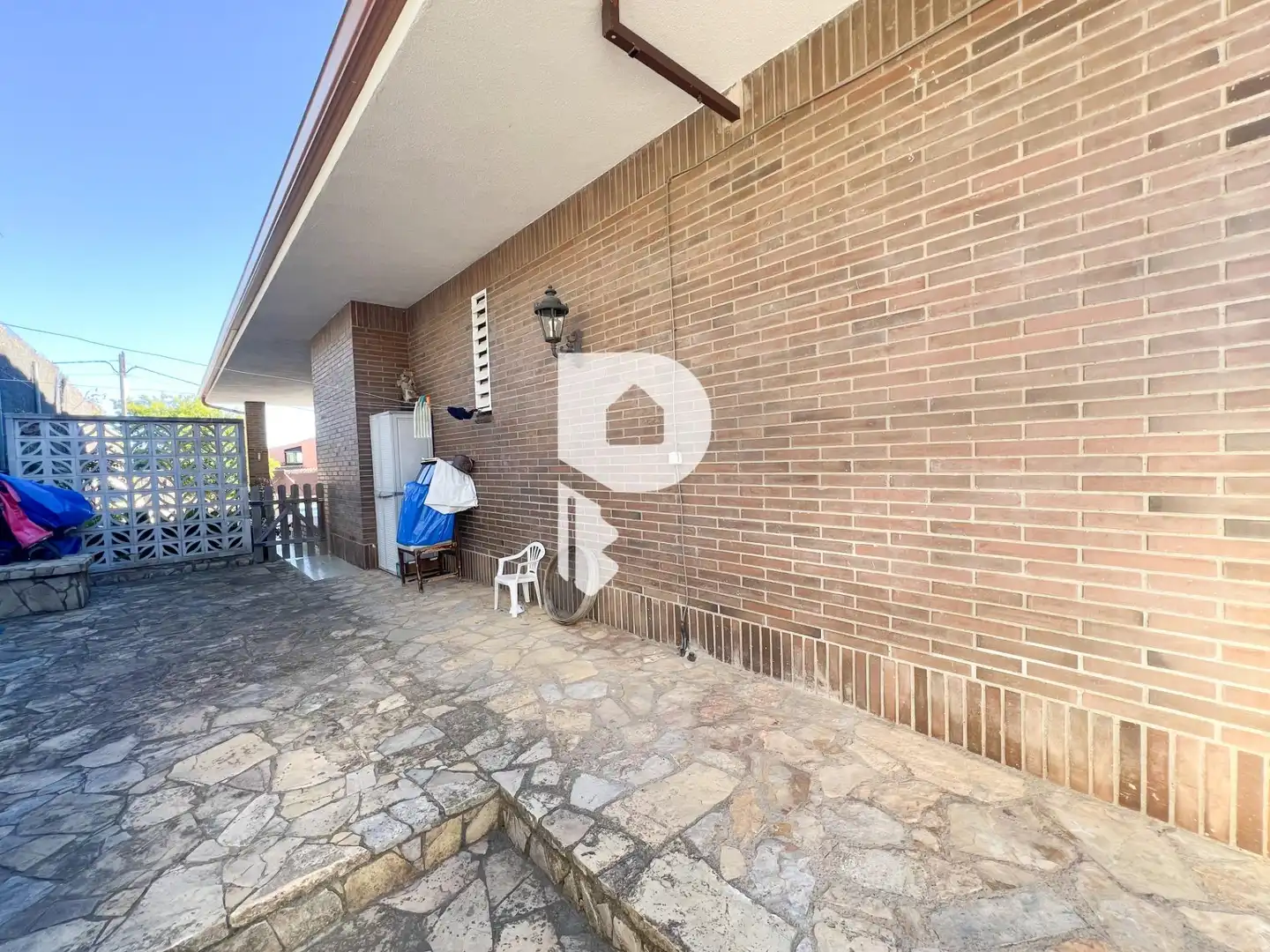 Vista exterior de Casa o chalet en venta en Pallejà con Aire acondicionado, Calefacción y Jardín privado