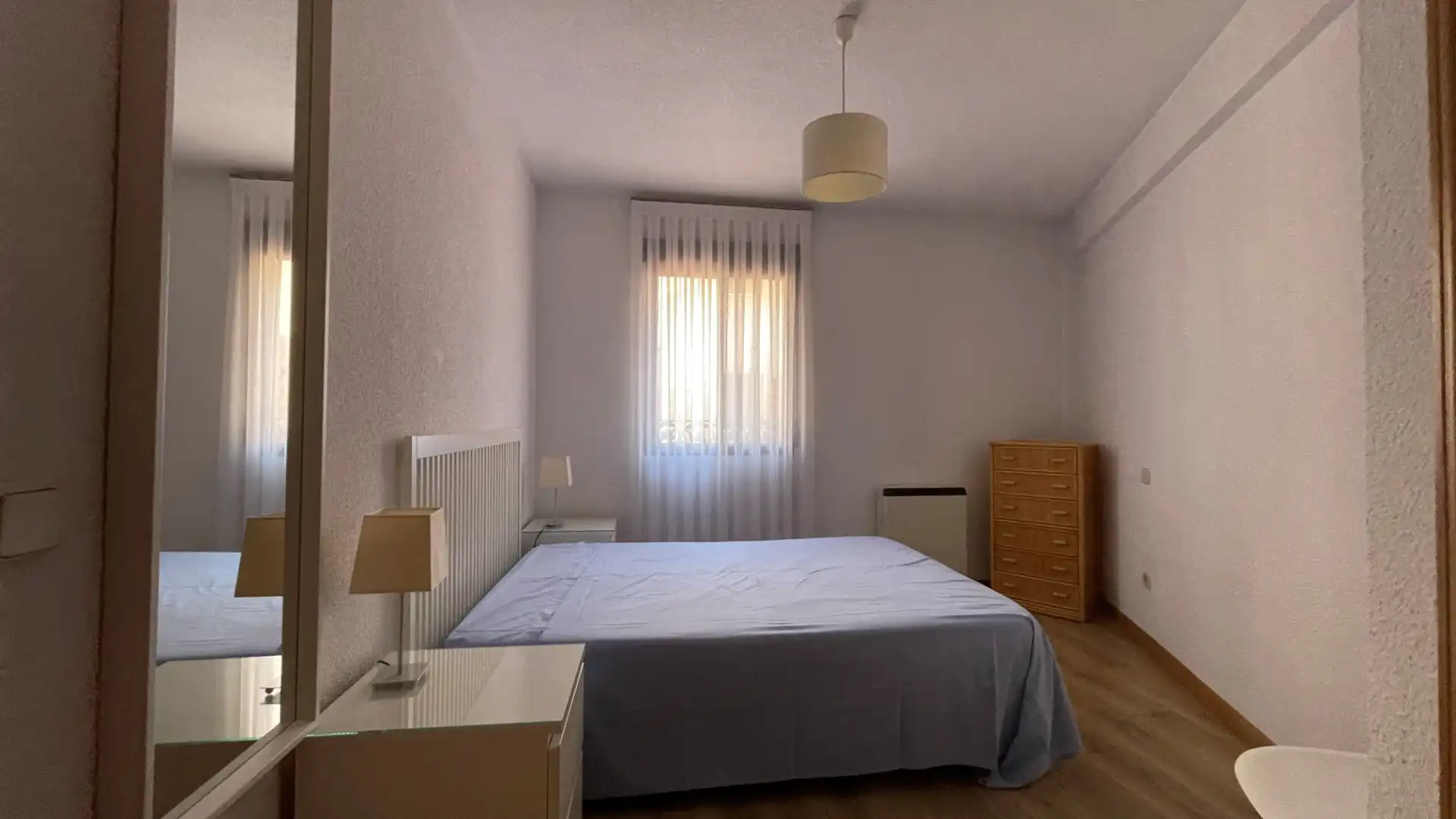 Dormitori de Apartament de lloguer en Alcalá de Henares amb Aire condicionat, Calefacció i Moblat