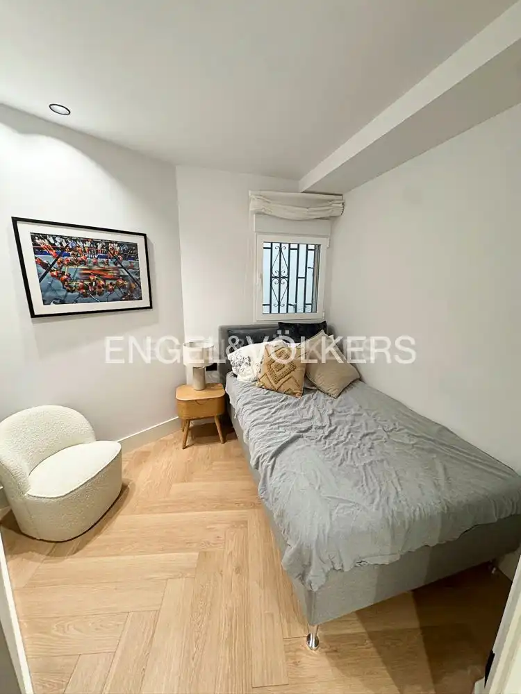 Bedroom of Flat for rent in Madrid  with Air Conditioner, Heating and Furnished
