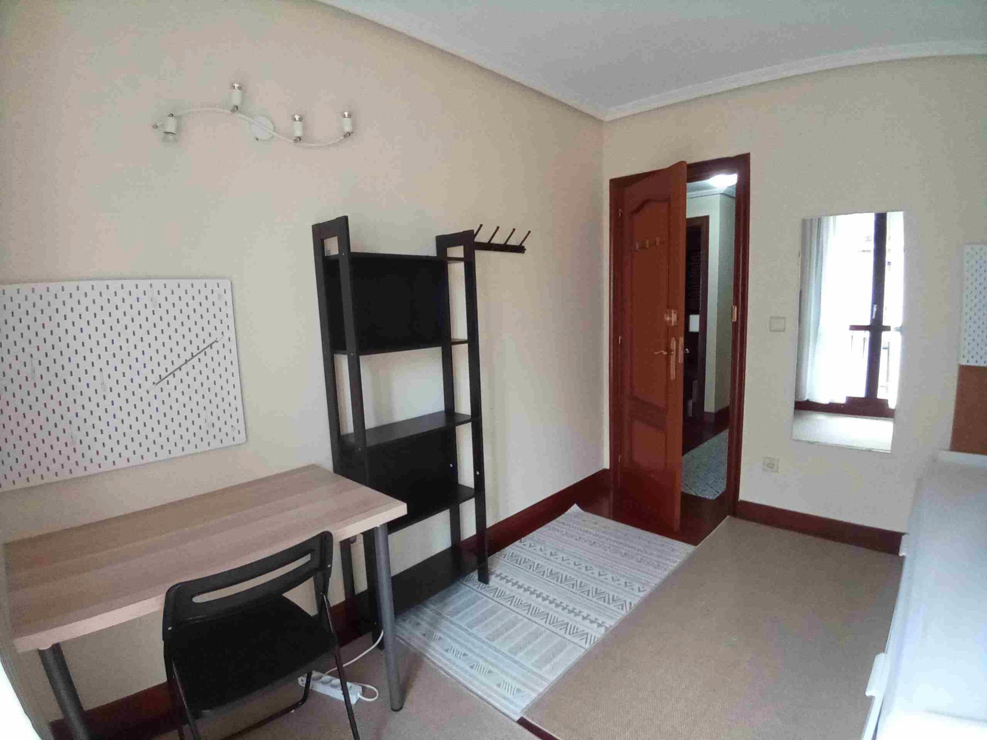 Apartment to rent in Donostia - San Sebastián   with Heating, Parquet flooring and Furnished