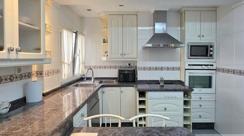 Foto 3 de Piso en venta en Augusto Junquera, 49, Ciudad Naranco - Prados de La Fuente, Oviedo