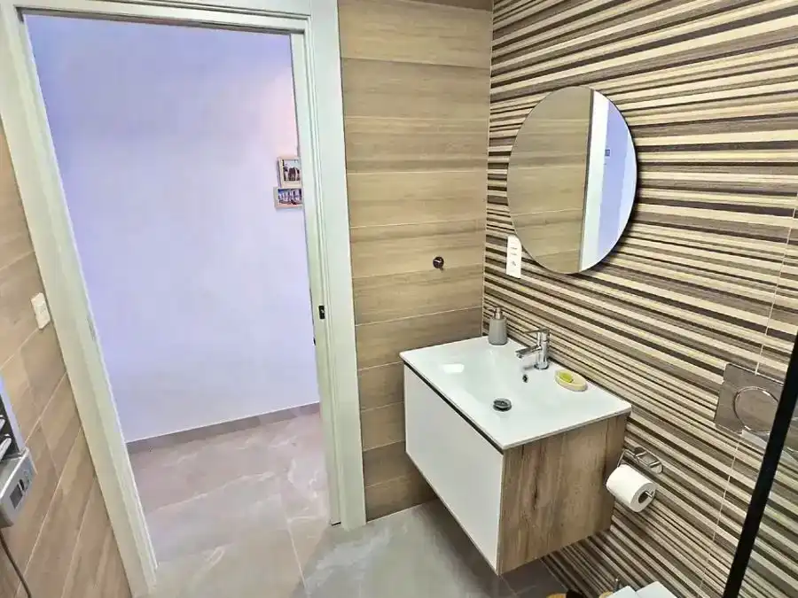 Badezimmer von Wohnungen zur Miete in Torrevieja mit Klimaanlage, Schwimmbad und Balkon