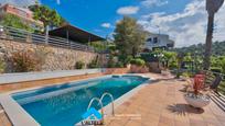 Vista exterior de Casa o xalet en venda en L'Ametlla del Vallès amb Aire condicionat, Calefacció i Jardí privat