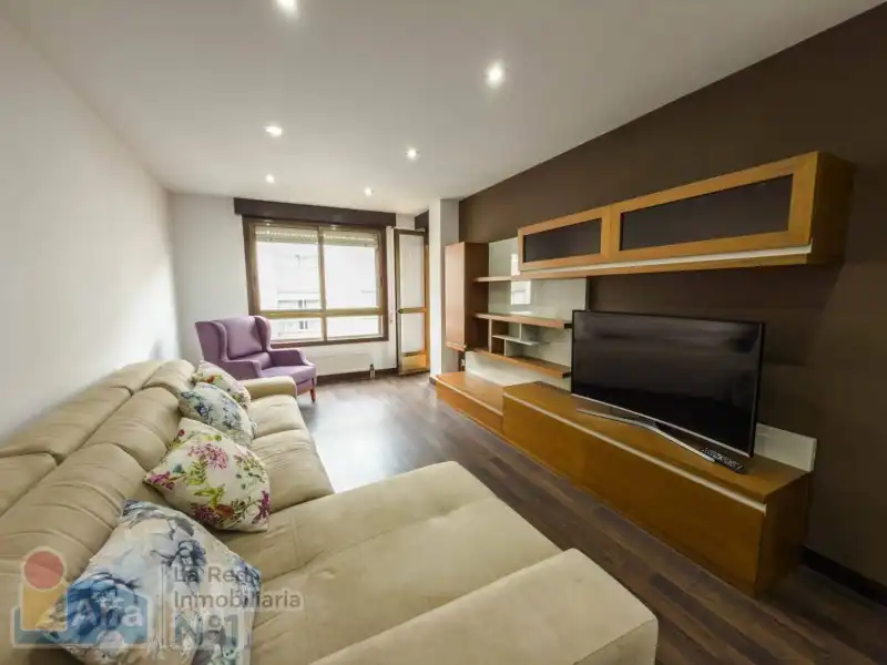 Sala d'estar de Pis en venda en Vigo  amb Calefacció, Jardí privat i Terrassa
