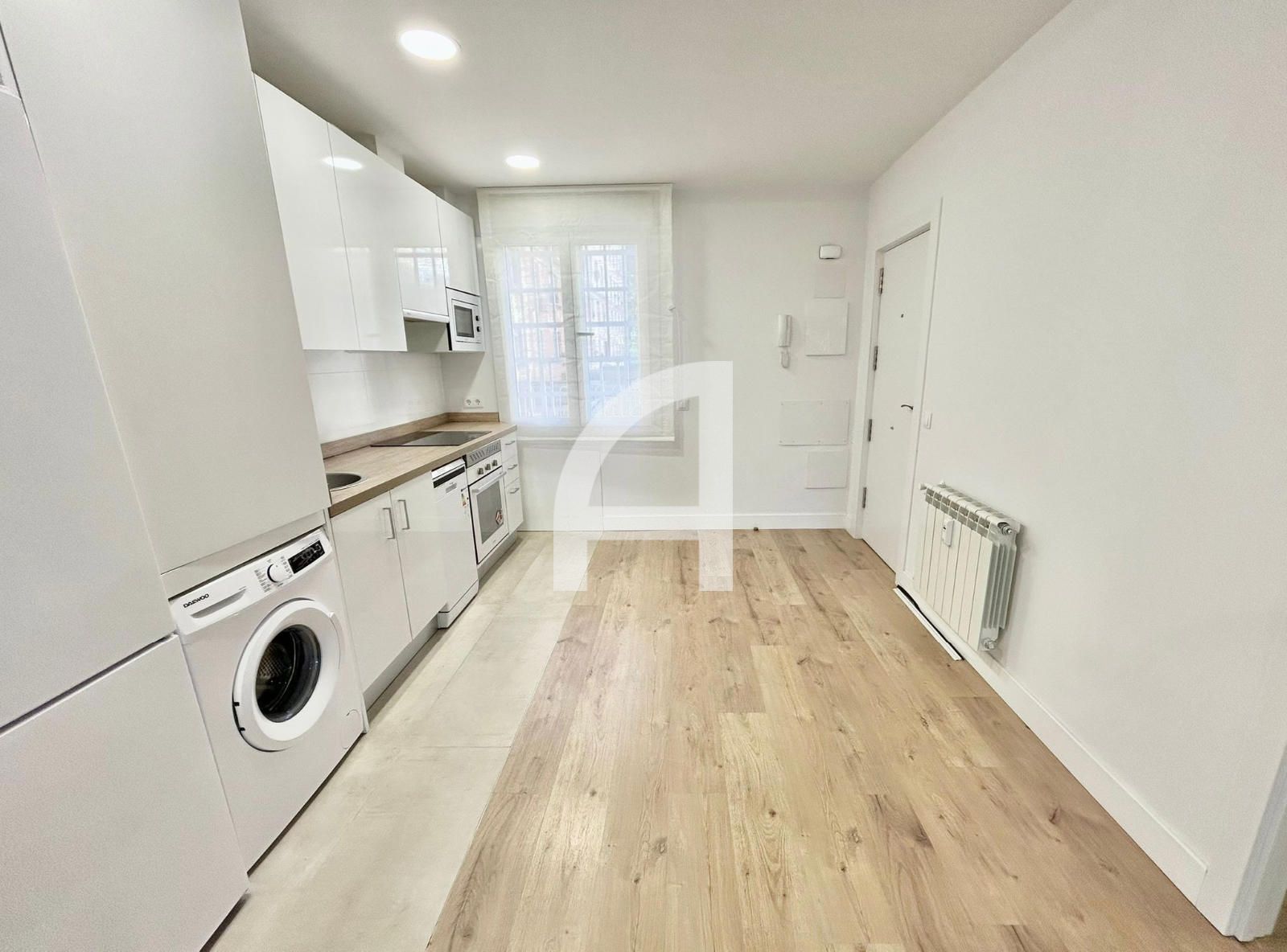 Kitchen of Flat to rent in  Madrid Capital  with Air Conditioner, Heating and Furnished