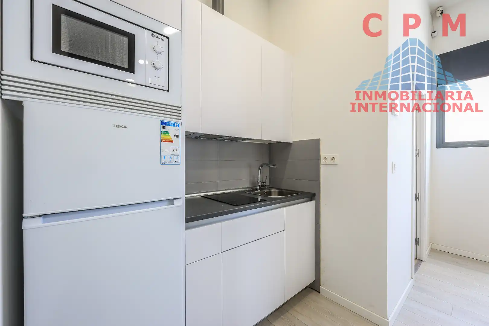 Cuina de Oficina de lloguer en Madrid amb Aire condicionat, Calefacció i Traster