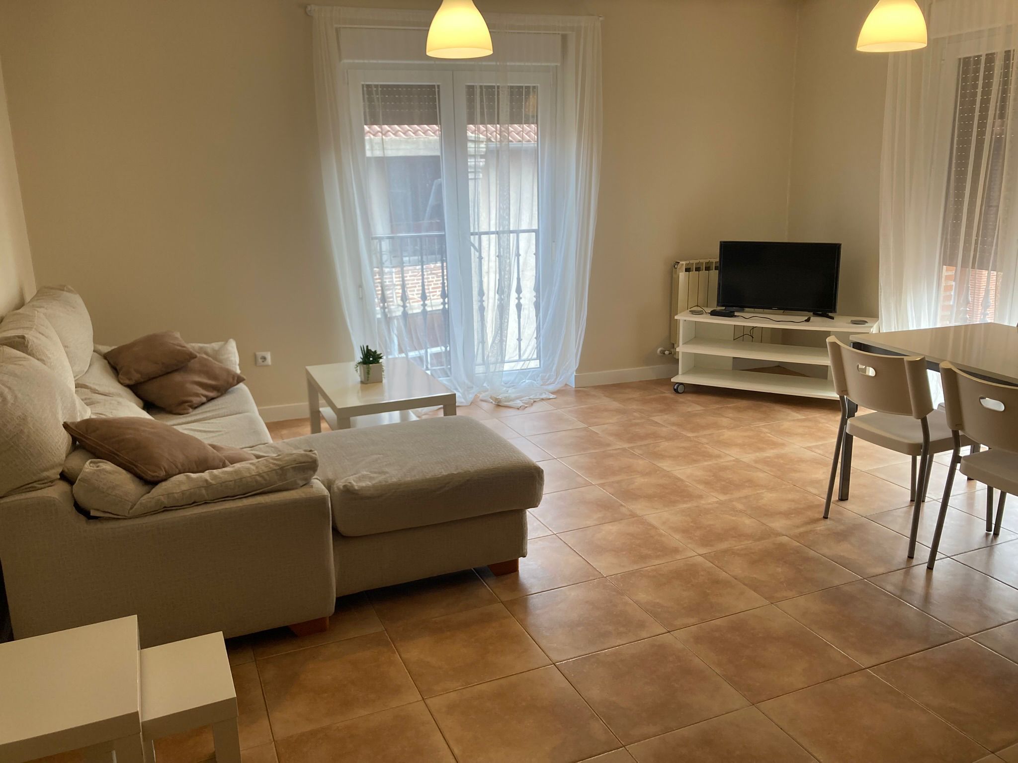 Sala d'estar de Pis en venda en Olmedo amb Calefacció, Terrassa i Moblat